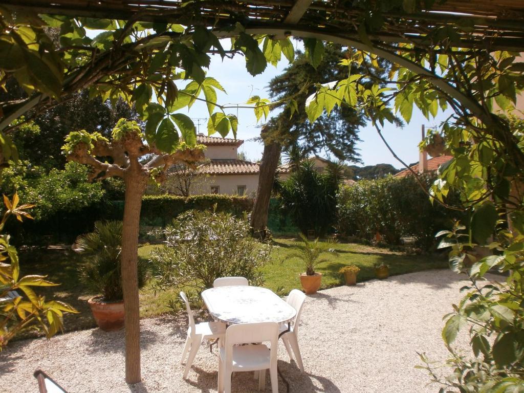 Hotel Du Parc Six-Fours-les-Plages Exterior photo